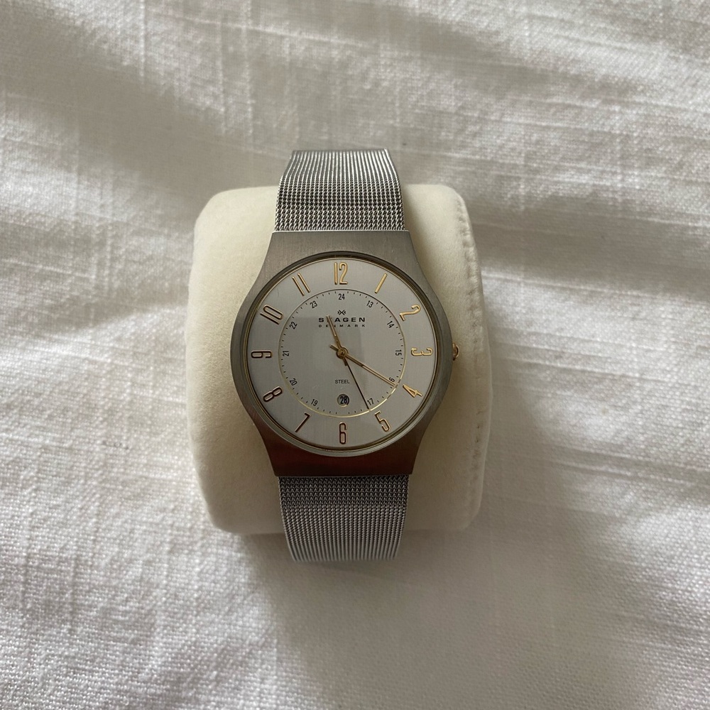 Skagen Men's 233XLSGS slimline watch